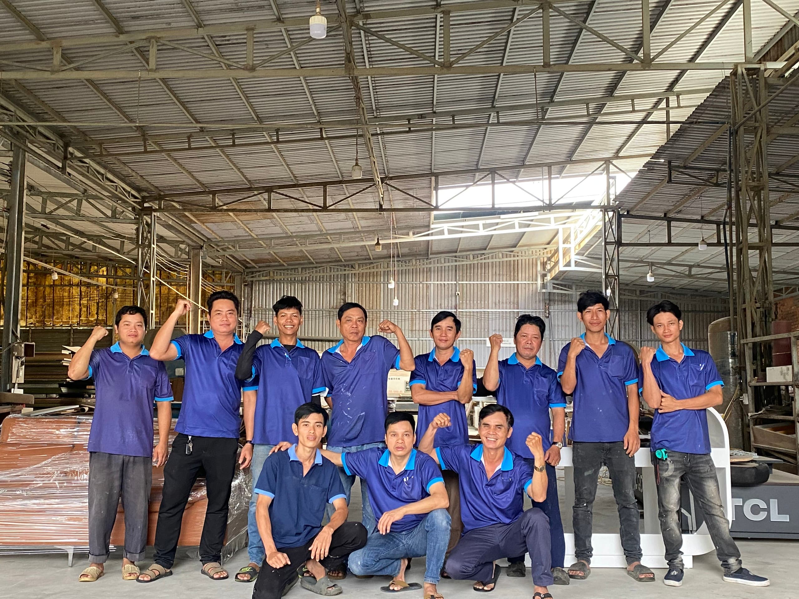 Hinh anh xưởng va doi ngu