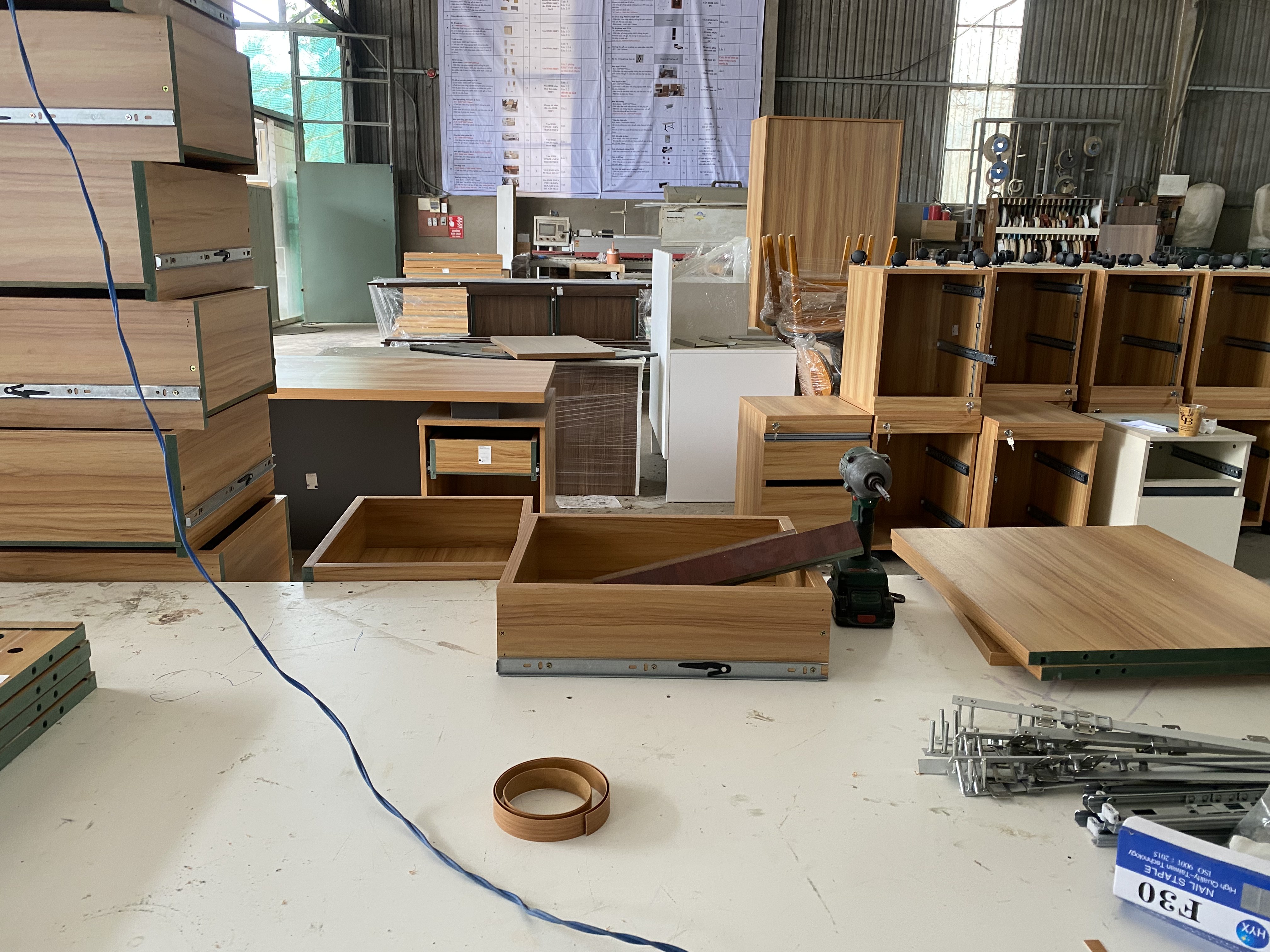 Gia công cấu kiện nội thất tại xưởng cho dự án doanh nghiệp SDV Sonadezi