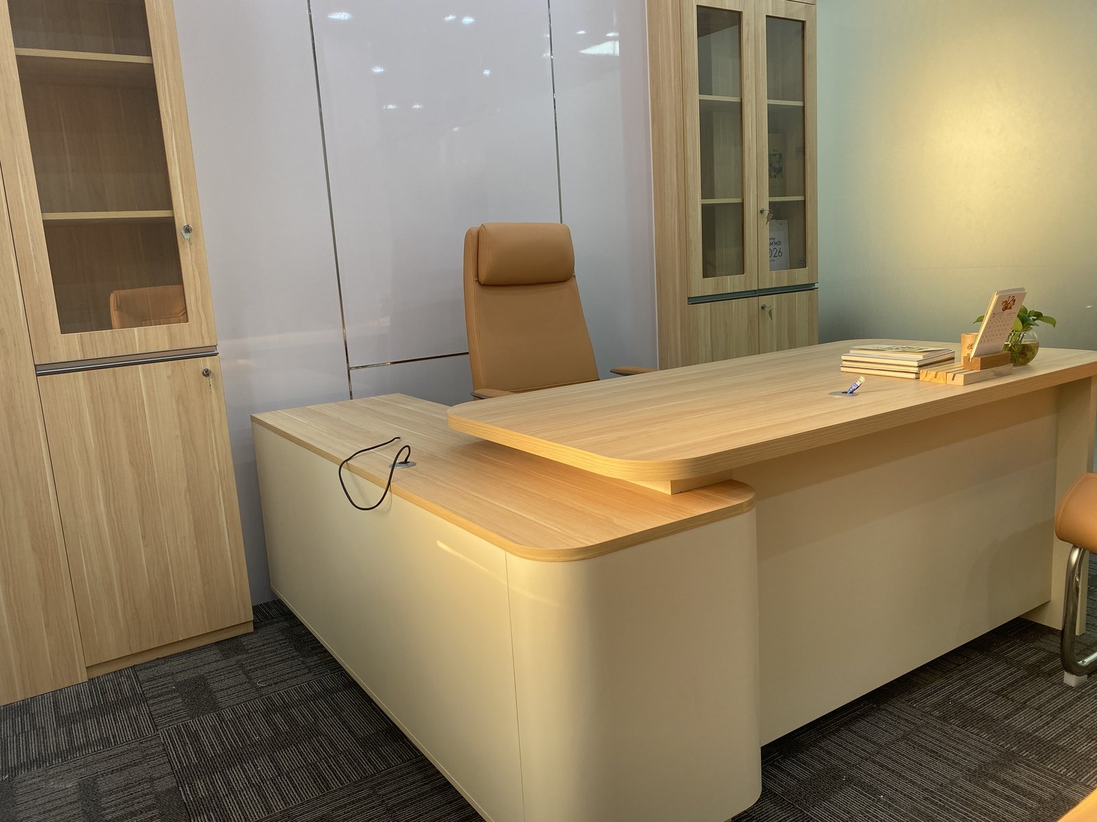 Phòng lãnh đạo hoàn thiện trong dự án nội thất doanh nghiệp Sonadezi